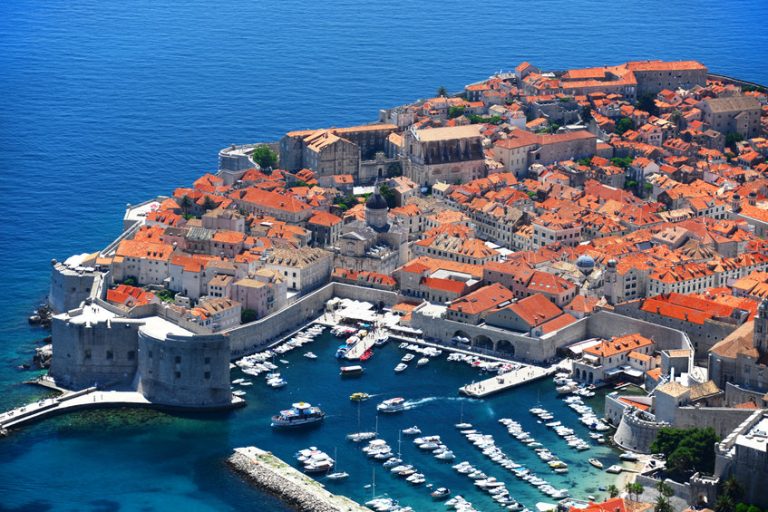 Quelles sont les principales attractions touristiques à faire à Dubrovnik durant une escale de croisière dans la ville ?